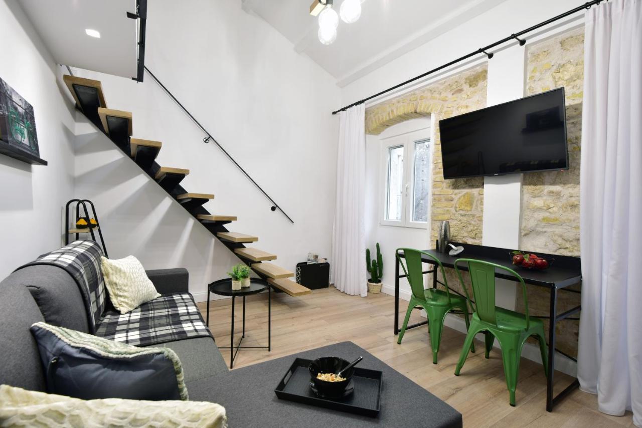 Queen 4 Apartment In The Heart Of The Corfu Historical Old Town Center Extérieur photo
